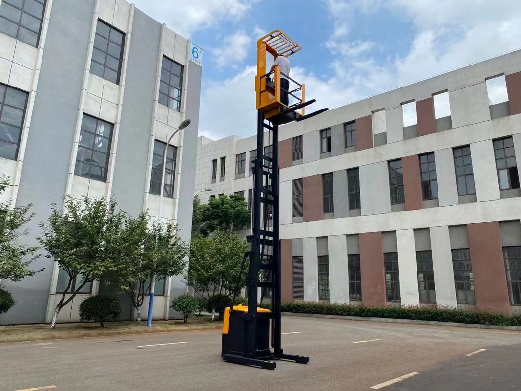 1.5 Ton Electric Intelligent Picking Vehicle Truck For Picking Goods From Shelves Lifting Height 6000 MM